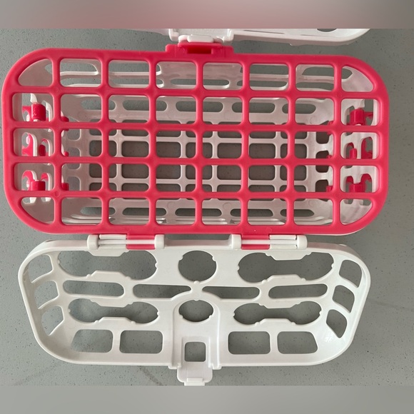 Munchkin Dishwasher Baskets sets -  one pink and one green - Picture 3 of 5